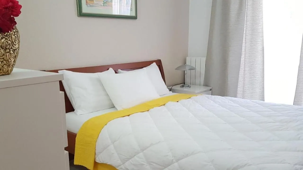 Apartments Ginkgo, Banjole - Pula 0*,  Croatia